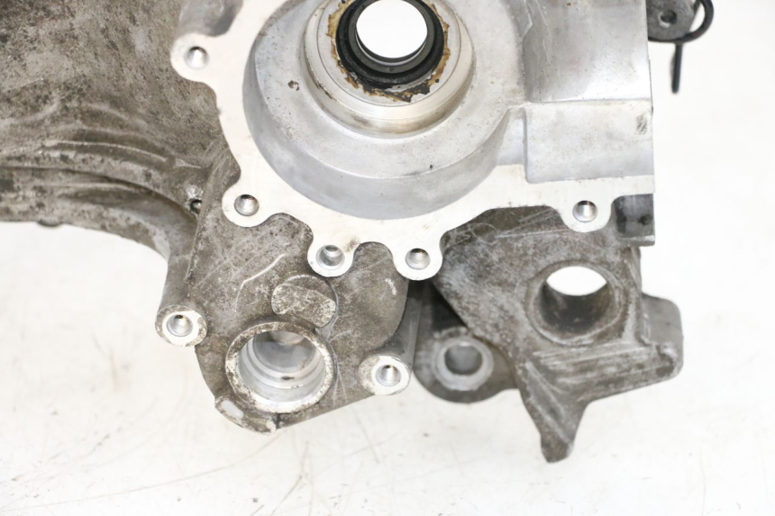 photo de Karter silnika lewy PEUGEOT KISBEE 2T 50 (2010 - 2017) - Stan powierzchni