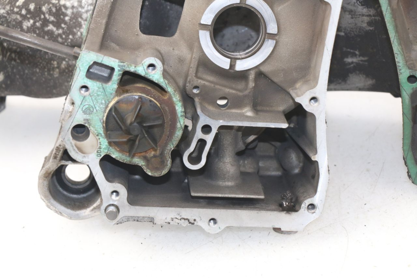 photo de Karter silnika lewy APRILIA SCARABEO GT 125 (1999 - 2007) - Szczegóły charakterystyczne