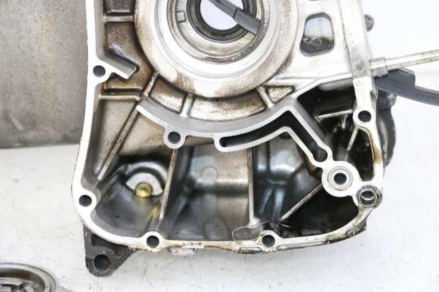 photo de Karter silnika lewy YAMAHA X-CITY XCITY 125 (2007 - 2013) - Zbliżenie komponentów