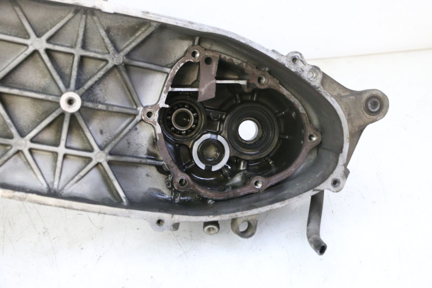 photo de Karter silnika lewy YAMAHA X-MAX XMAX 125 (2010 - 2013) - Zbliżenie komponentów