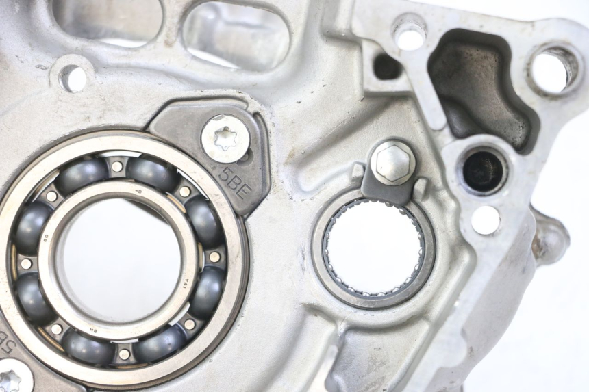 photo de Karter silnika lewy YAMAHA YZ-F YZF 250 (2007 - 2013) - Struktura - zbliżenie