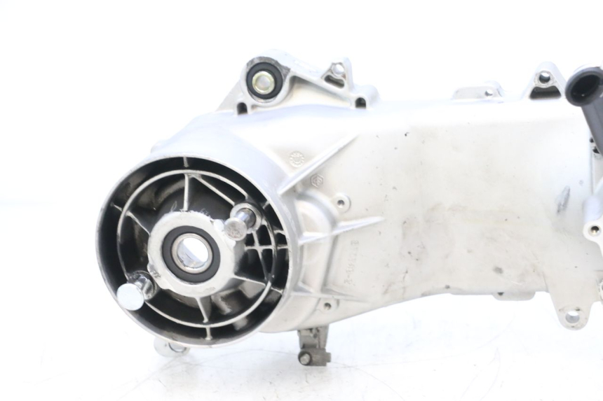 photo de Karter silnika lewy PIAGGIO ZIP 2T 50 (2009 - 2019) - Zbliżenie techniczne