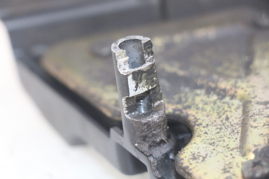 photo de OBUDOWA ZĘBATKI YAMAHA FZS FAZER 600 (1998 - 2001) - Inny kąt widzenia