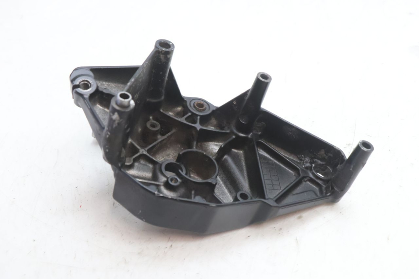 photo de OBUDOWA ZĘBATKI SUZUKI GSR 600 (2005 - 2012) - Zbliżenie techniczne