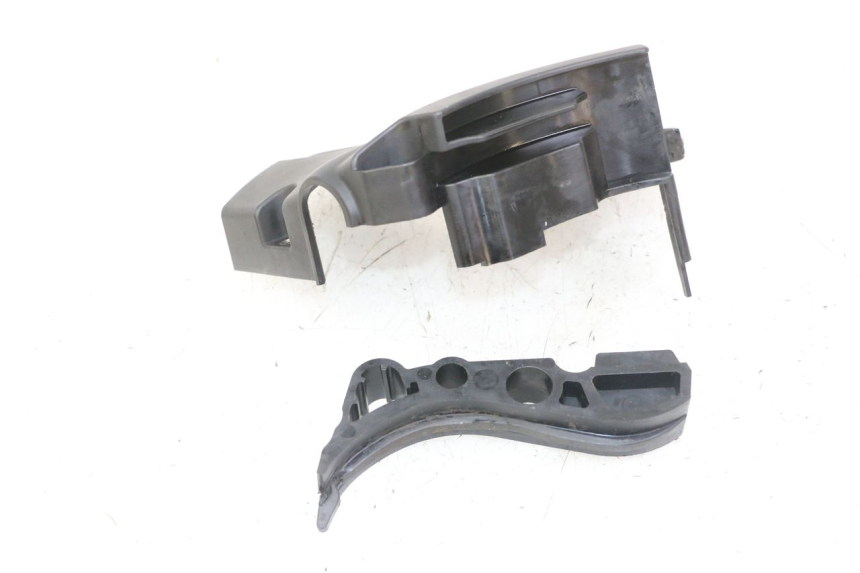 photo de OBUDOWA ZĘBATKI YAMAHA XJ6 ABS 600 (2008 - 2016) - Inny kąt widzenia