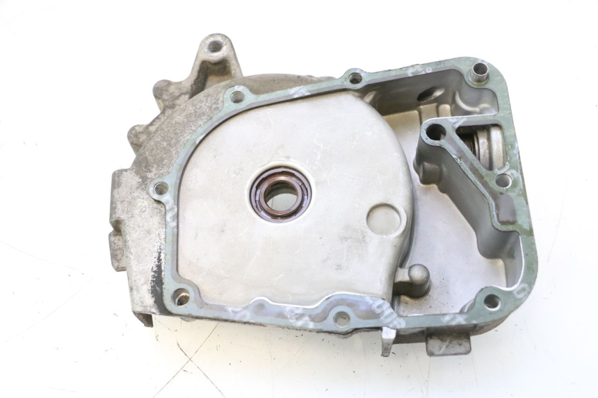 photo de OBUDOWA STATORA PEUGEOT KISBEE 4T 50 (2010 - 2017) - Inny kąt widzenia