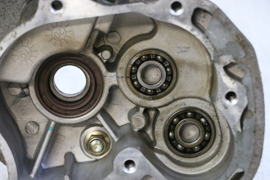 photo de OBUDOWA PRZENIESIENIA NAPĘDU KOŁA SYM CROX 4T 50 (2016 - 2023) - Punkty mocowania