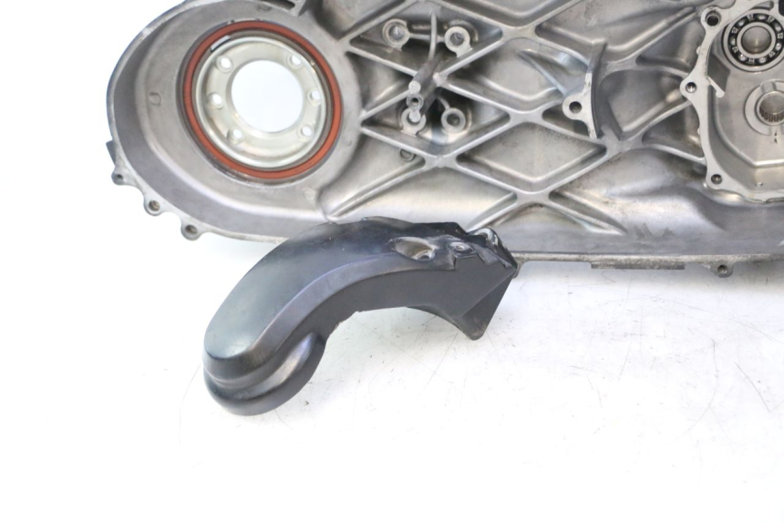 photo de OBUDOWA PRZEKŁADNI KOŁO HONDA FJS SILVER WING SILVERWING 400 (2005 - 2008) - Zbliżenie komponentów