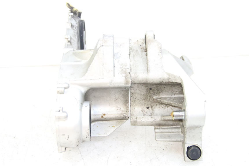 photo de OBUDOWA PRZENIESIENIA NAPĘDU KOŁA YAMAHA XP T-MAX TMAX 500 (2004 - 2007) - Zbliżenie techniczne