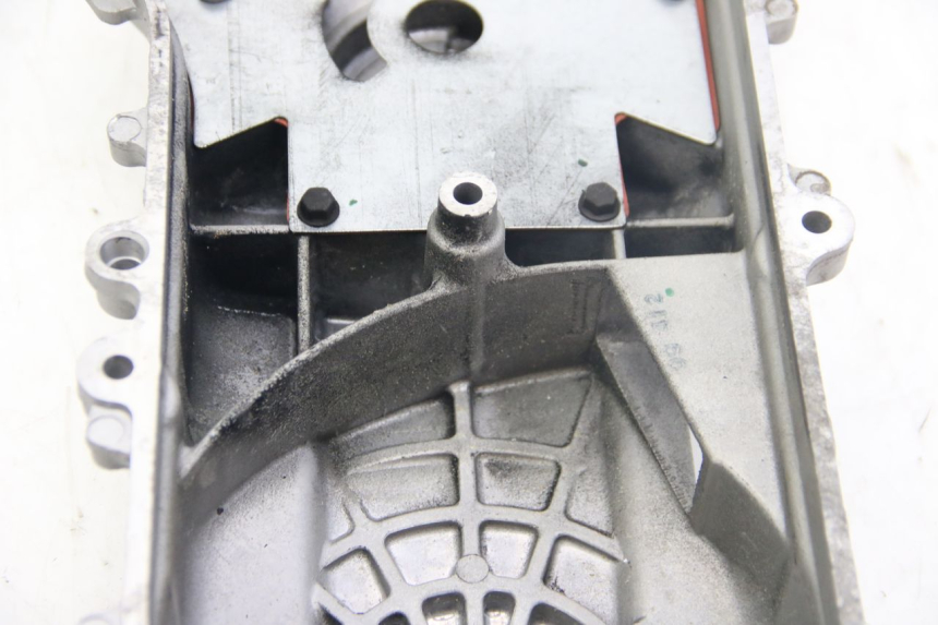 photo de OBUDOWA WARIATORA YAMAHA BW'S BWS 125 (2010 - 2013) - Zbliżenie komponentów