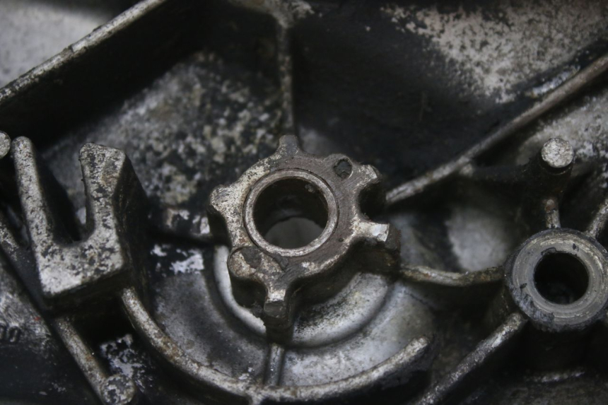 photo de OBUDOWA WARIATORA PEUGEOT ELYSTAR 50 (2002 - 2014) - Szczegół części