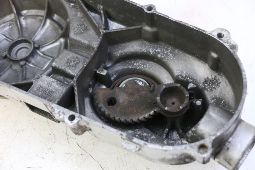 photo de OBUDOWA WARIATORA KYMCO GRAND DINK 125 (2002 - 2007) - Inny kąt widzenia