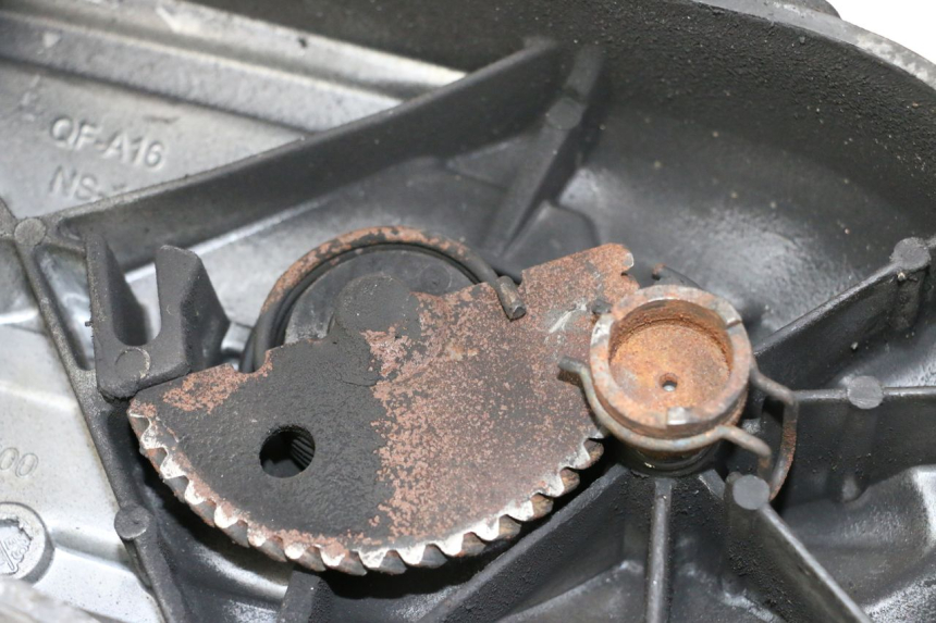 photo de OBUDOWA WARIATORA PEUGEOT KISBEE 2T 50 (2010 - 2017) - Zoom stanu zużycia