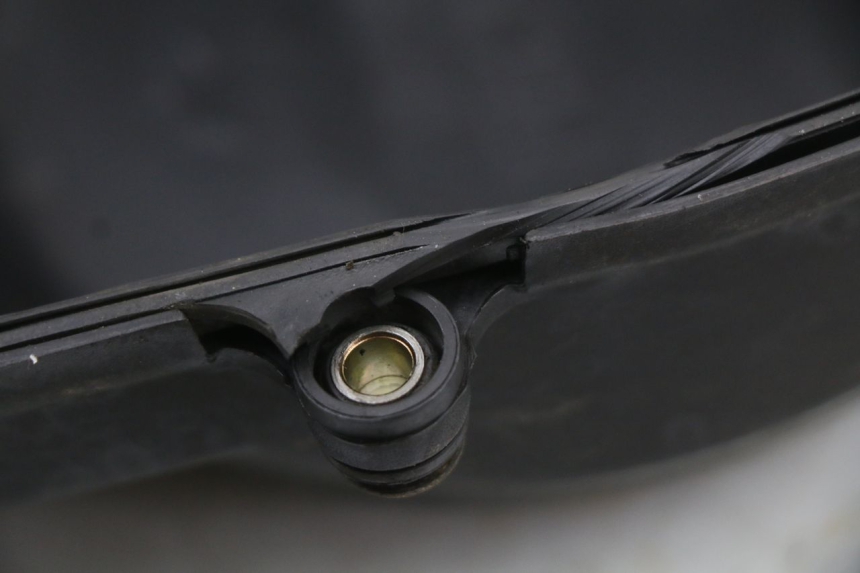 photo de OBUDOWA WARIATORA SUZUKI UH BURGMAN 125 (2002 - 2006) - Stan powierzchni