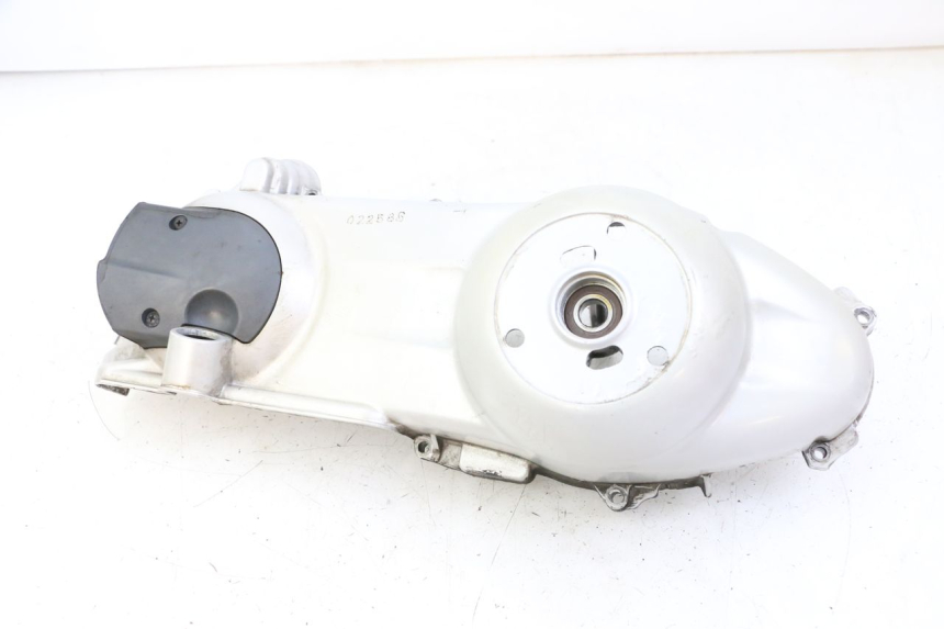 photo de OBUDOWA WARIATORA PIAGGIO VESPA GRANTURISMO 200 (2004 - 2005) - Widok główny