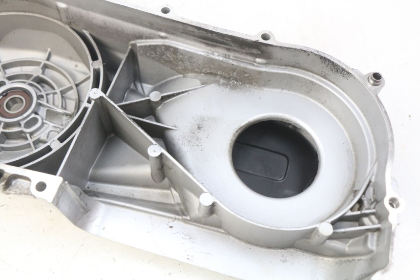 photo de OBUDOWA WARIATORA PIAGGIO VESPA GTS IGET ABS 125 (2017 - 2023) - Inny kąt widzenia