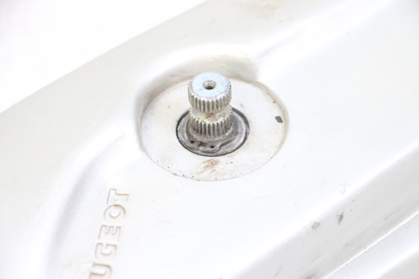 photo de OBUDOWA WARIATORA PEUGEOT VIVACITY 100 (1999 - 2008) - Zbliżenie techniczne