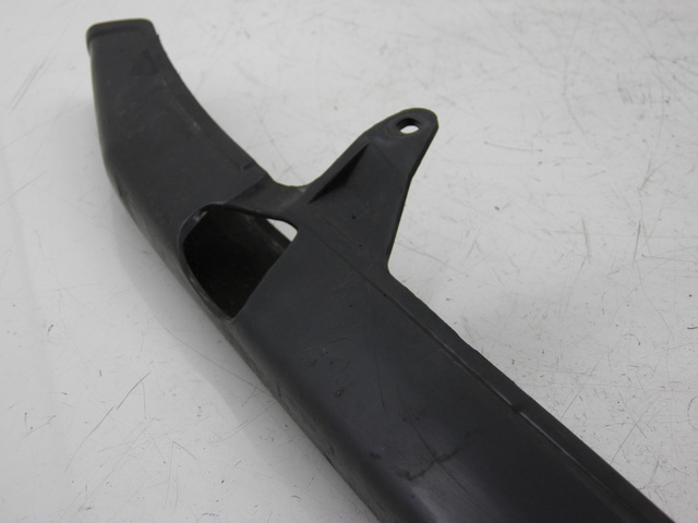photo de OSŁONA ŁAŃCUCHA YAMAHA YBR 125 (2004 - 2006) - Zoom stanu zużycia
