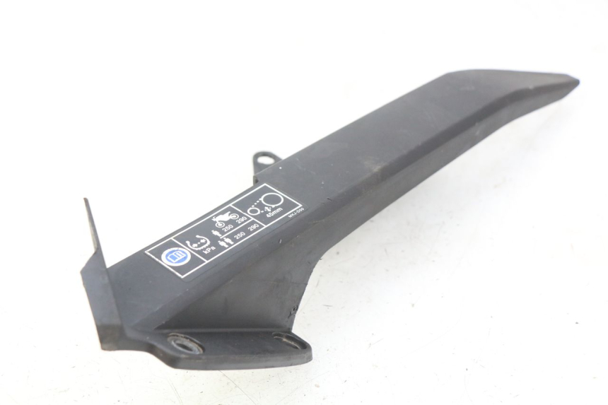 photo de OSŁONA ŁAŃCUCHA HONDA CB R 1000 (2018 - 2023) - Inny kąt widzenia