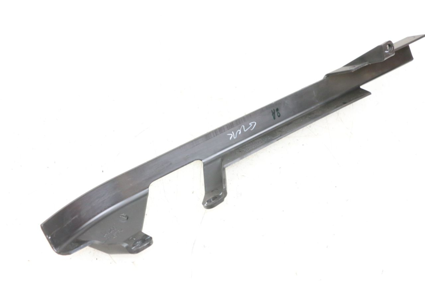 photo de OSŁONA ŁAŃCUCHA ROYAL ENFIELD CONTINENTAL GT 650 (2019 - 2024) - Inny kąt widzenia