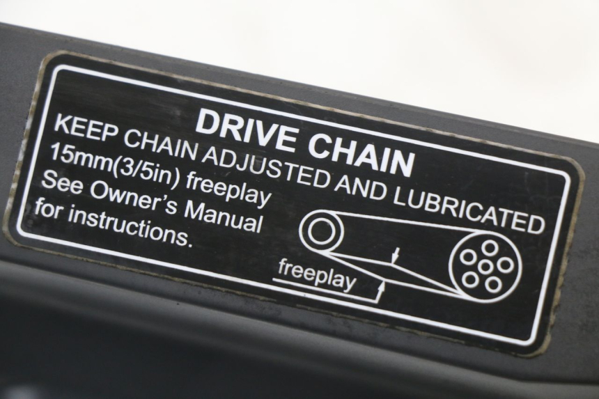 photo de OSŁONA ŁAŃCUCHA MASAI SCRAMBLER SPORT 125 (2021 - 2025) - Zbliżenie techniczne