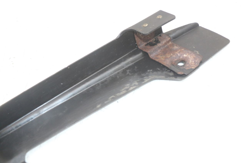 photo de OSŁONA ŁAŃCUCHA SUZUKI GS F 500 (2004 - 2007) - Punkty mocowania