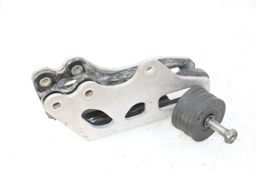 photo de OSŁONA ŁAŃCUCHA YAMAHA YZ-F YZF 250 (2014 - 2018) - Inny kąt widzenia