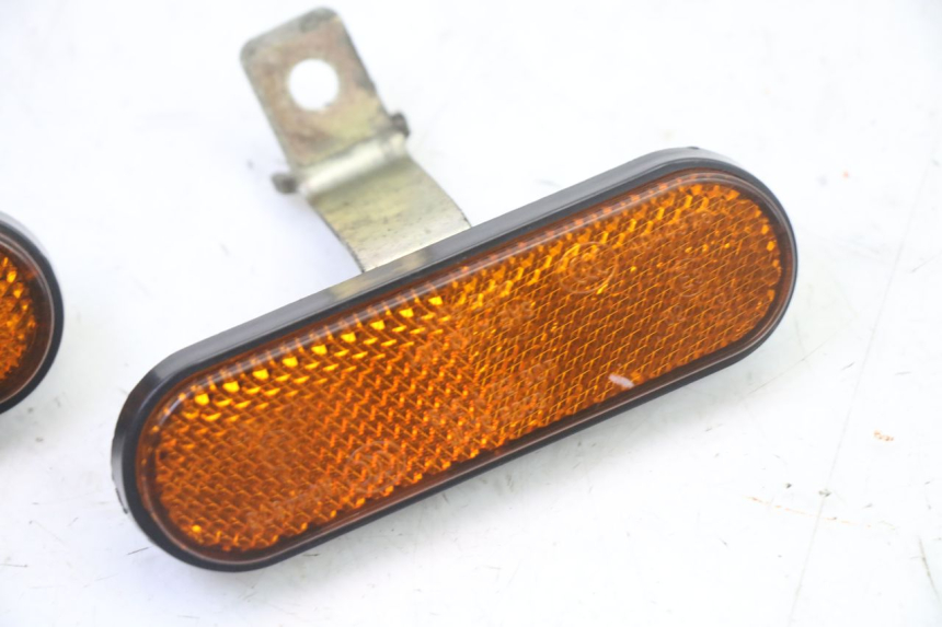 photo de KIERUNKOWSKAZ (LUSTERKO) KYMCO AGILITY 4T 50 (2005 - 2018) - Zoom stanu zużycia