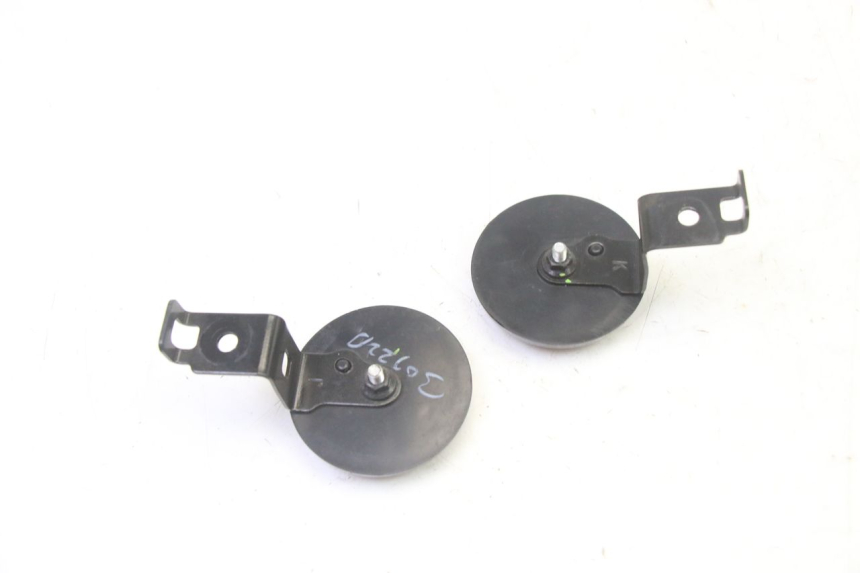 photo de KIERUNKOWSKAZ (LUSTERKO) YAMAHA XMAX X-MAX 125 (2021 - 2025) - Inny kąt widzenia