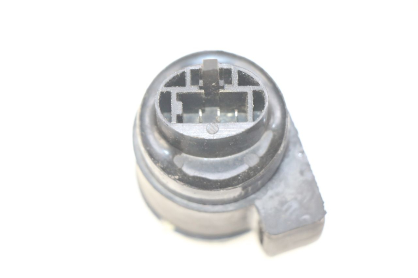 photo de PRZERYWACZ KIERUNKOWSKAZÓW KYMCO AGILITY 4T 50 (2005 - 2018) - Inny kąt widzenia