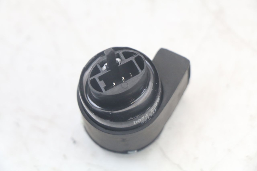 photo de PRZEKAŹNIK KIERUNKOWSKAZU KYMCO AGILITY 4T 50 (2018 - 2022) - Inny kąt widzenia