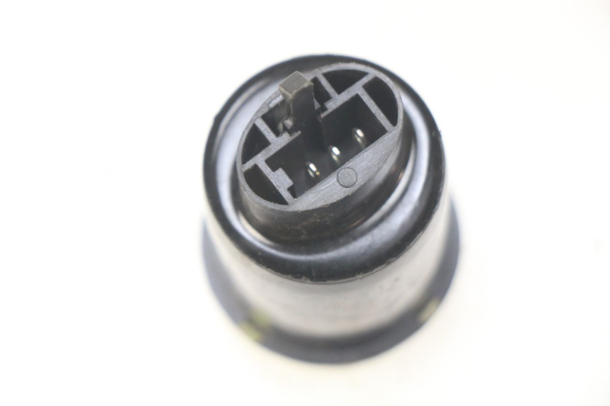 photo de PRZERYWACZ KIERUNKOWSKAZÓW KYMCO AGILITY CITY 2T 50 (2008 - 2016) - Zoom stanu zużycia