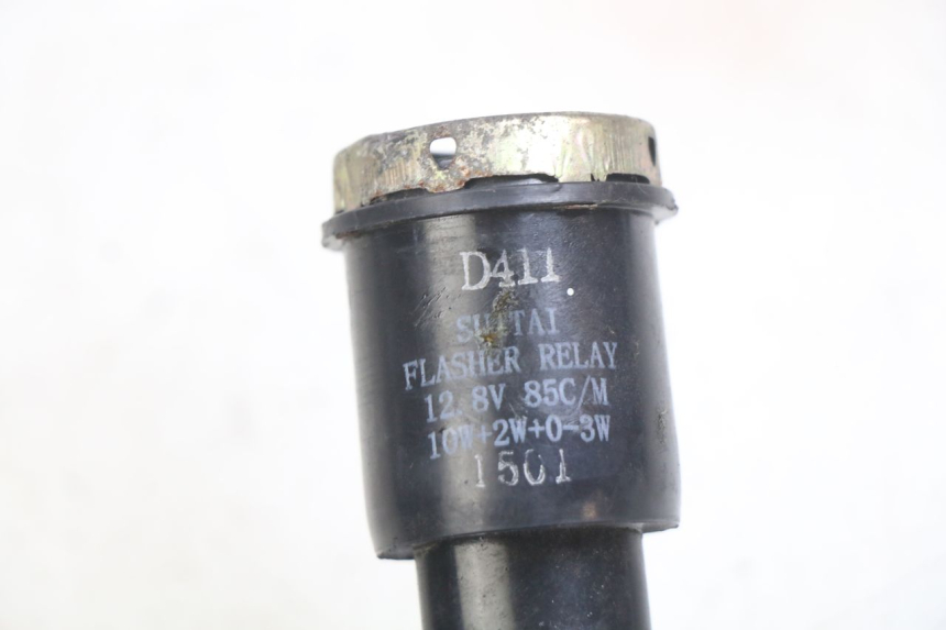 photo de PRZERYWACZ KIERUNKOWSKAZÓW KYMCO AGILITY NAKED RENOUVO 2T 50 (2011 - 2018) - Szczegół części