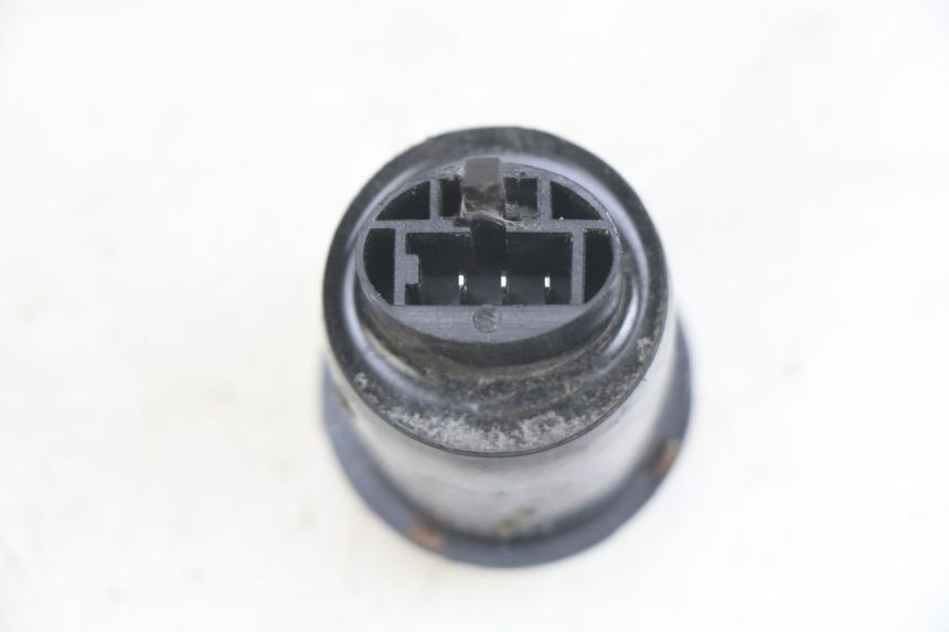 photo de PRZERYWACZ KIERUNKOWSKAZÓW KYMCO AGILITY NAKED RENOUVO 2T 50 (2011 - 2018) - Zoom stanu zużycia