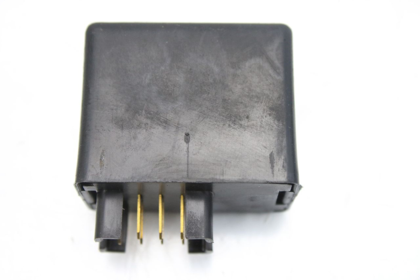 photo de PRZERYWACZ KIERUNKOWSKAZÓW SUZUKI AN BURGMAN 400 (2006 - 2010) - Zoom stanu zużycia