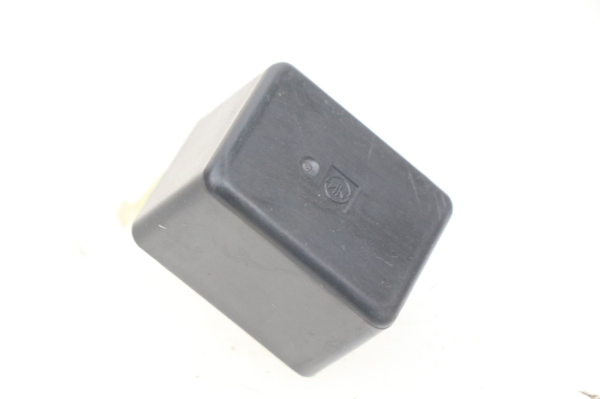 photo de PRZEKAŹNIK KIERUNKOWSKAZU SUZUKI BURGMAN 125 (2007 - 2014) - Widok główny