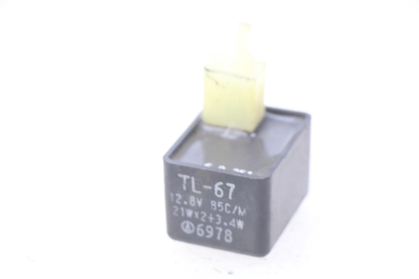 photo de PRZEKAŹNIK KIERUNKOWSKAZU SUZUKI BURGMAN 125 (2007 - 2014) - Szczegół części