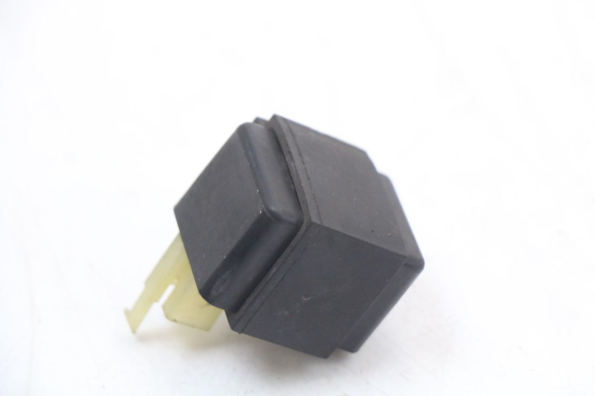 photo de PRZEKAŹNIK KIERUNKOWSKAZU SUZUKI BURGMAN 125 (2007 - 2014) - Szczegół części