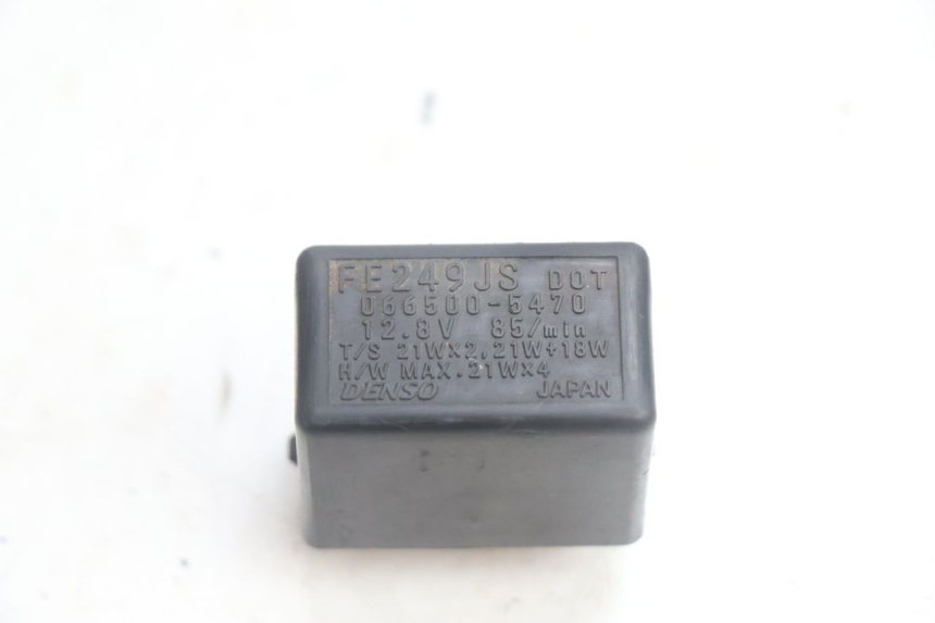photo de PRZEKAŹNIK KIERUNKOWSKAZU SUZUKI BURGMAN EXECUTIVE ABS 650 (2006 - 2012) - Szczegół części