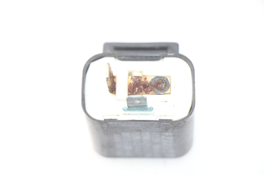 photo de PRZEKAŹNIK KIERUNKOWSKAZU YAMAHA BW'S 50 (1999 - 2003) - Zoom stanu zużycia