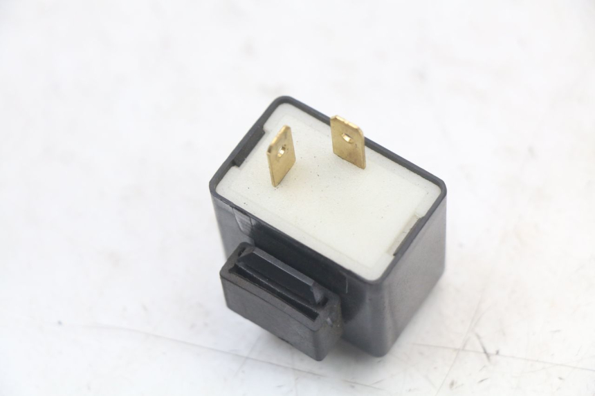 photo de PRZEKAŹNIK KIERUNKOWSKAZU YAMAHA BW'S 50 (2004 - 2017) - Inny kąt widzenia