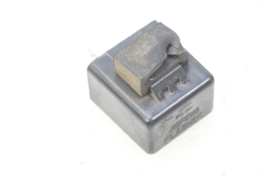 photo de PRZEKAŹNIK KIERUNKOWSKAZU TNT MOTOR CITY 50 (2007 - 2018) - Szczegół części