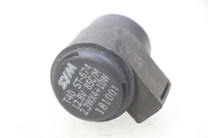 photo de PRZEKAŹNIK KIERUNKOWSKAZU SYM CROX 4T 50 (2016 - 2023) - Zoom stanu zużycia