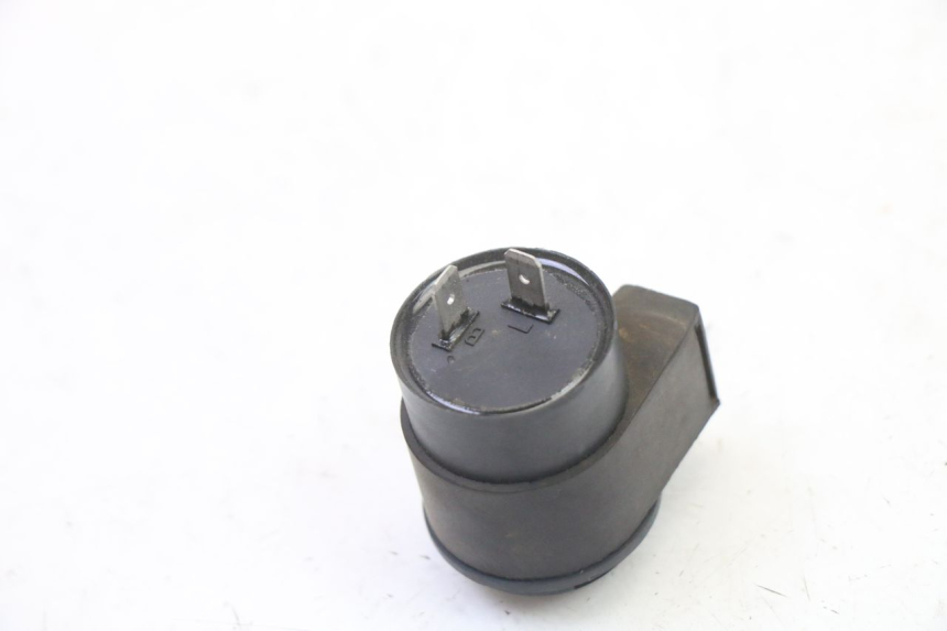 photo de PRZERYWACZ KIERUNKOWSKAZÓW SYM FIDDLE 3 III 50 (2014 - 2020) - Zoom stanu zużycia