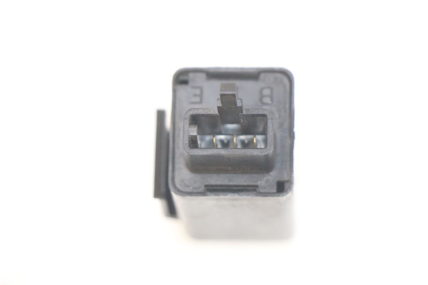 photo de PRZERYWACZ KIERUNKOWSKAZÓW YAMAHA FJ 3CX 1200 (1986 - 1996) - Zoom stanu zużycia