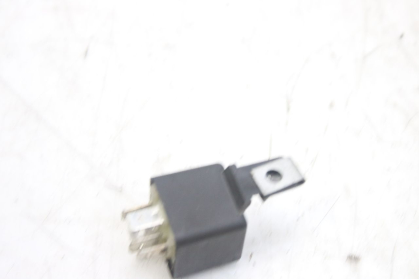 photo de PRZERYWACZ KIERUNKOWSKAZÓW PIAGGIO FLY 4T 50 (2013 - 2017) - Szczegół części