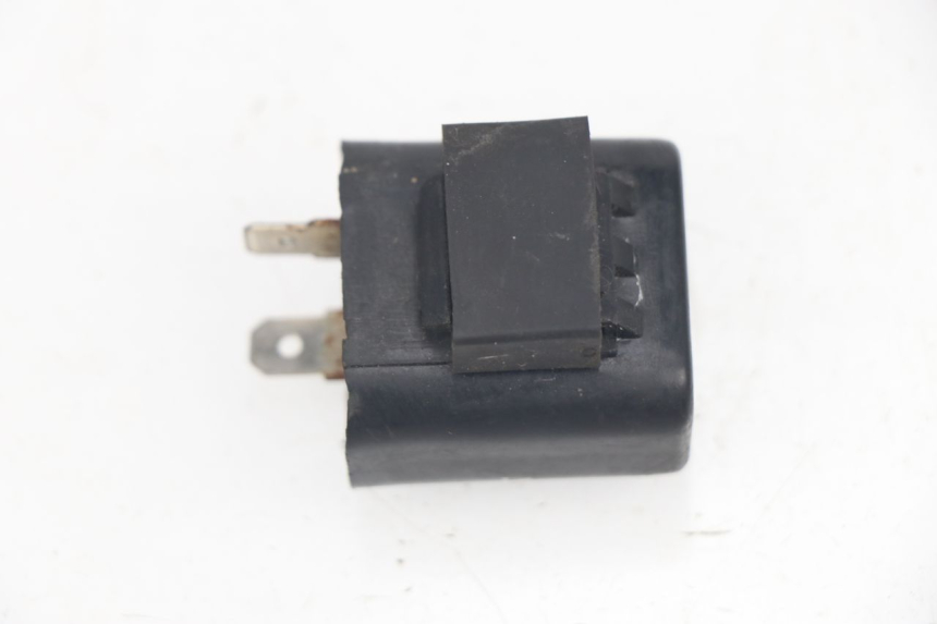 photo de PRZERYWACZ KIERUNKOWSKAZÓW SUZUKI GN 125 (1997 - 2000) - Szczegół części
