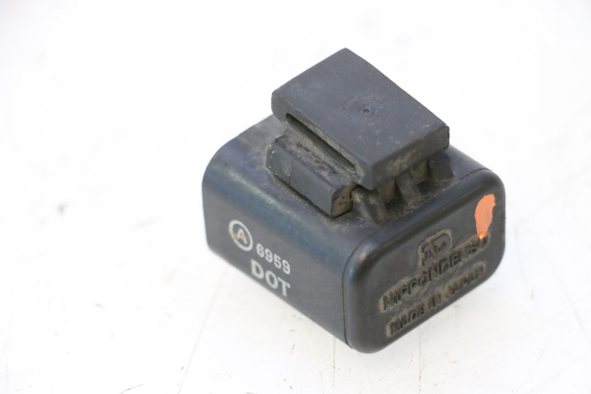 photo de Przekaźnik kierunkowskazów KAWASAKI GPX F ZX750F 750 (1986 - 1990) - Zoom stanu zużycia