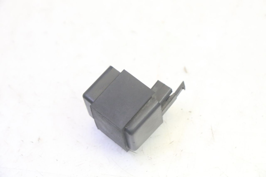 photo de PRZERYWACZ KIERUNKOWSKAZÓW SUZUKI GSF N BANDIT 600 (1996 - 1999) - Inny kąt widzenia