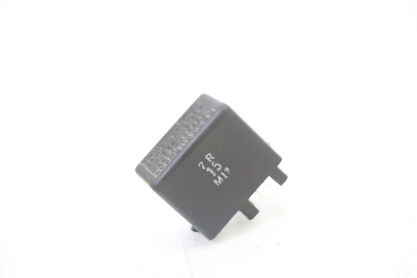 photo de PRZEKAŹNIK KIERUNKOWSKAZU SUZUKI GSR 750 (2011 - 2017) - Widok główny